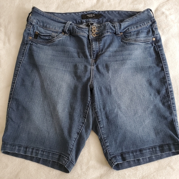 plus size jegging bermuda shorts